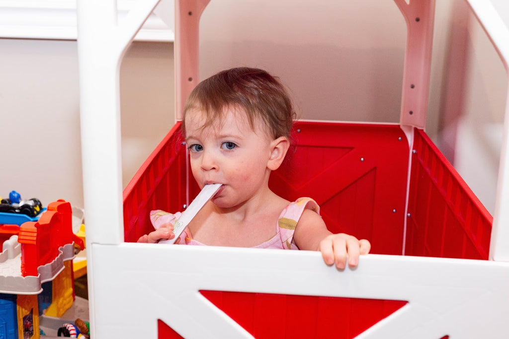 How To Keep Your Toddler’s Hands Warm While Eating Freezies